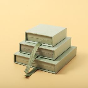 Anti-oxidation PE Film Jewelry Storage Box Color Film Suspension Box (Option: Jungle Green-9 × 9 × 2cm)